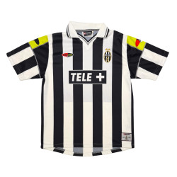 2000/01 Juventus Home Kit (L)