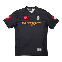 2001/02 Juventus Away Kit (L)